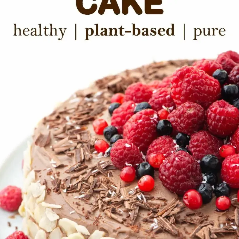 This is a dairy-free, sugar-free, oil-free chocolate cake! Super calorie-light but unbelievably tasty. With juicy raspberries for a touch of freshness and aroma. For those special occasions when you want to prepare something sweet and delicious yet healthy as well.