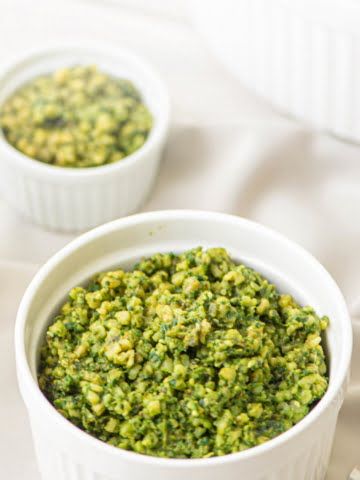 Super tasty and easy Bulgur and Spinach recipe! Highly nutritious bulgur mixed with spinach, onion, garlic, seasoned with various spices! Superbly healthy, with only whole plant ingredients!