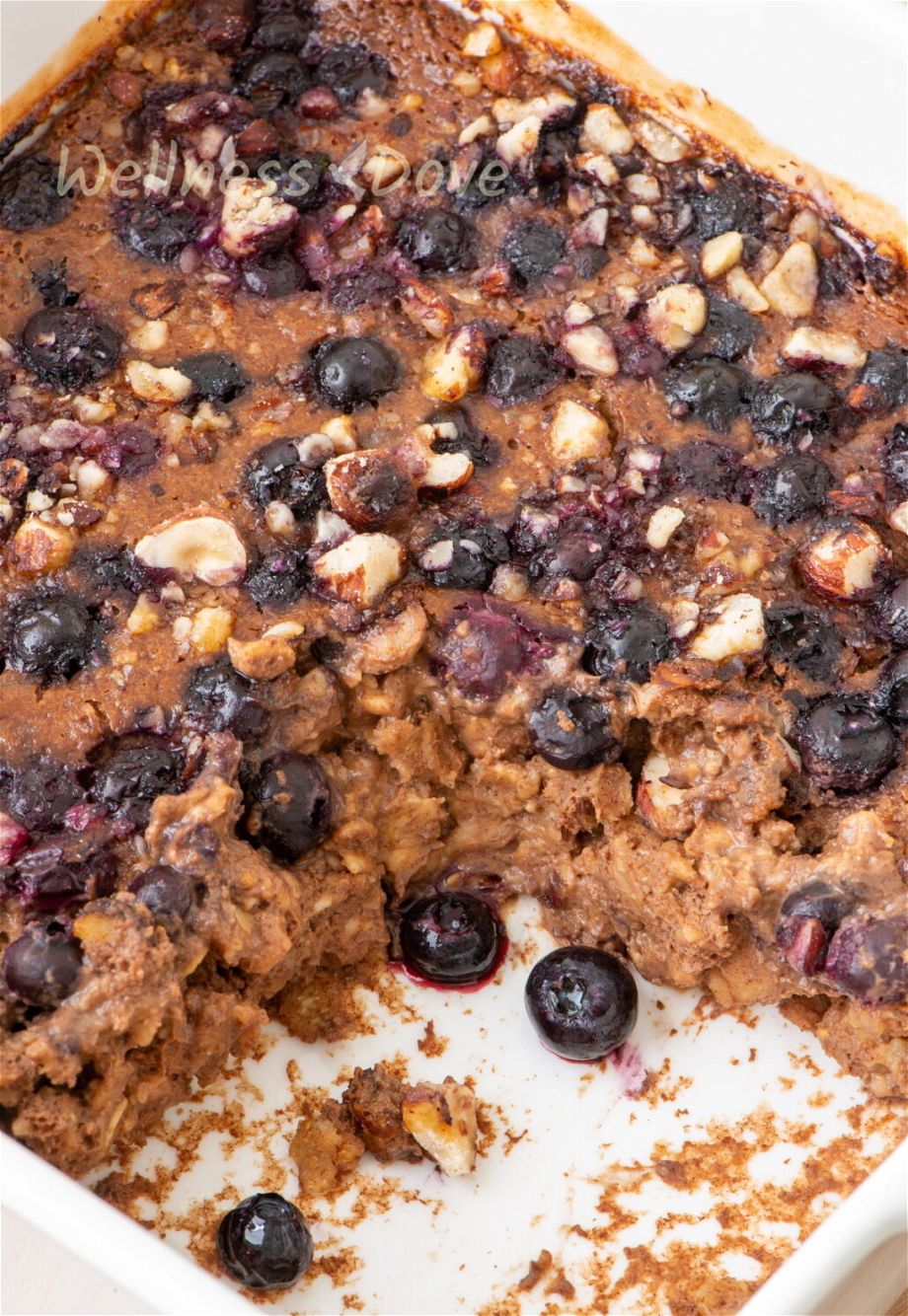 close up, 3/4 view of the ovenbaked vegan oatmeal with blueberries 
