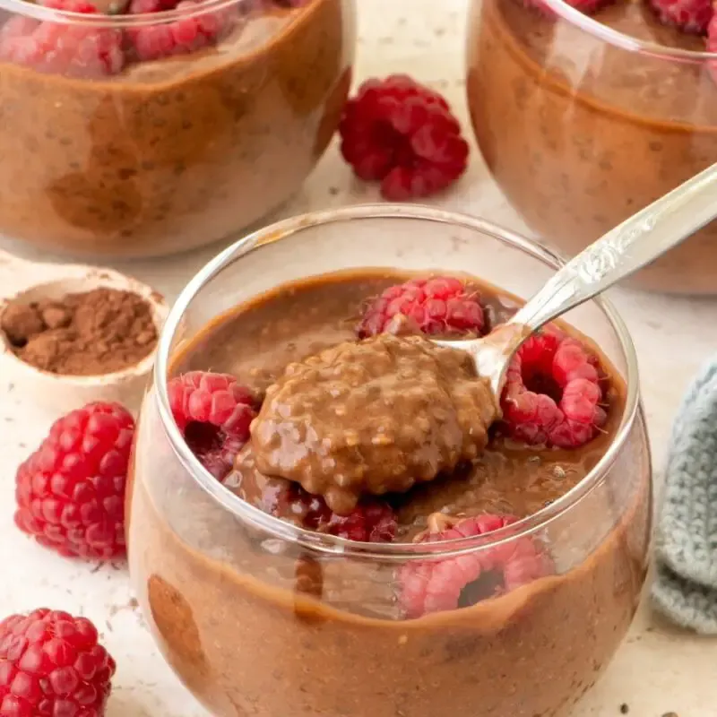 Featured image chocolate chia seed pudding