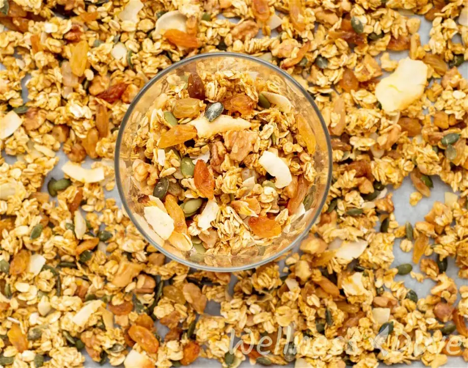 the homemade vegan sugar-free granola recipe  in a jar
