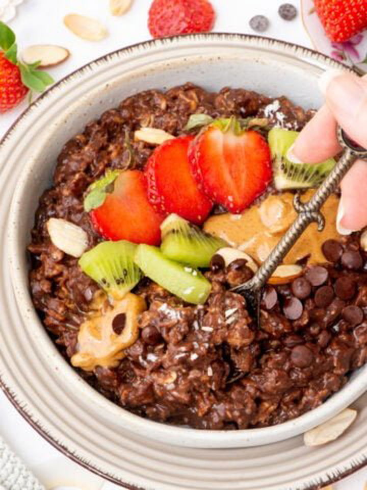 featured image for chocolate vegan oatmeal