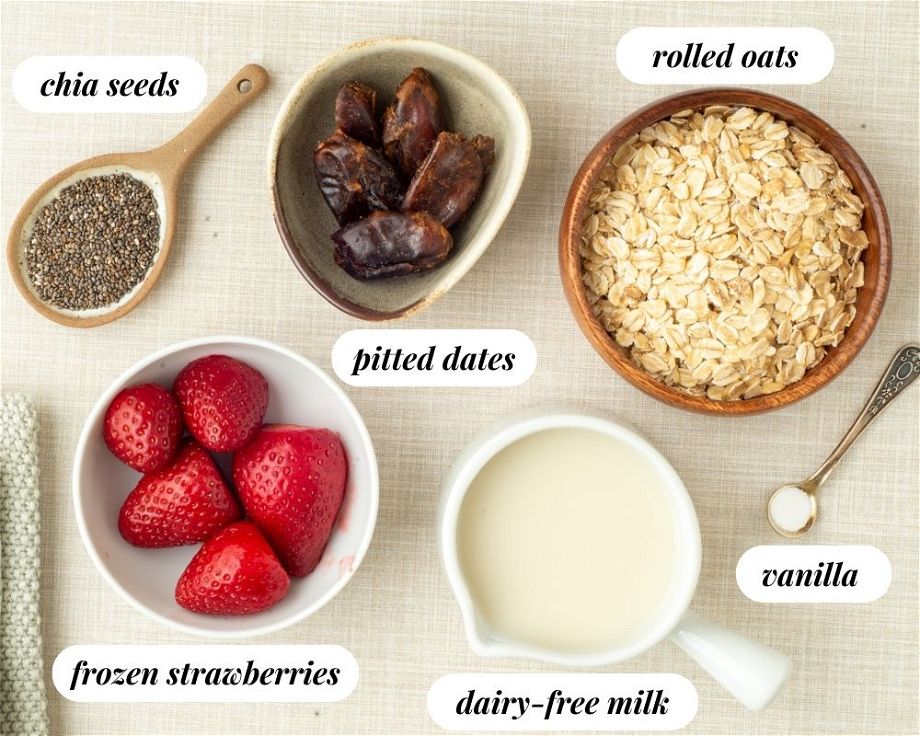 the ingredients for the Easy Overnight Oats with Strawberries