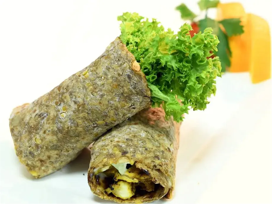 veggie burritos with lettuce