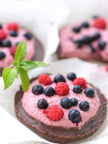 A nutritious soft combination of strawberries, dates, coconut flour and nuts. Just a small amount of chocolate to make them even more irresistible. So tasty and healthy comfort food with whole natural vegan ingredients.