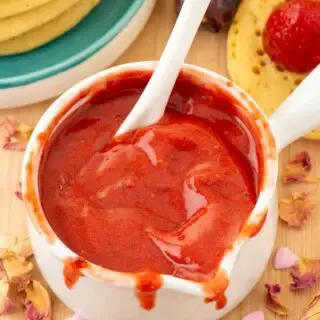 Easy Raw homemade strawberry jam