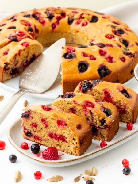 vegan berry bundt cake