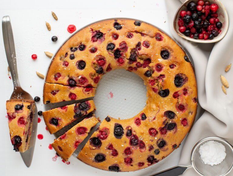 the bundt vegan cake, overhead view