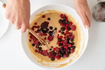 vegan berry bundt cake