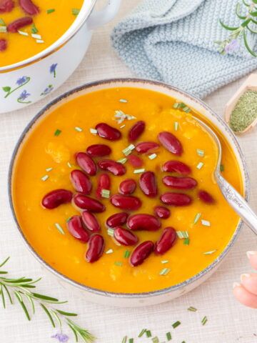 butternut squash vegan soup with beans