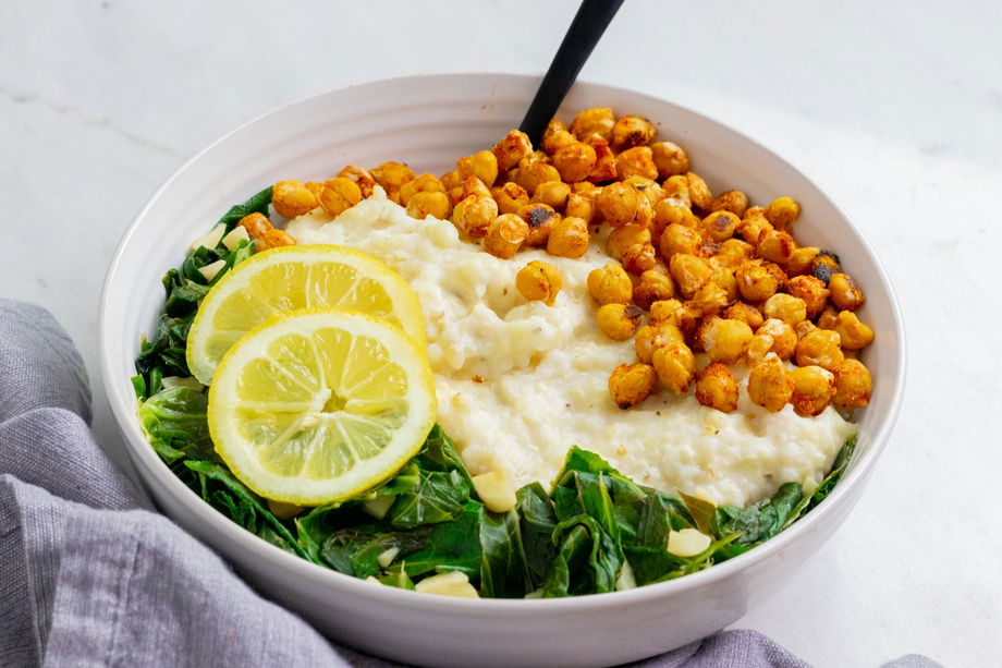 Vegan Cheesy Grits Breakfast Bowl with Crispy Chickpeas - ZardyPlants - zardyplants.com